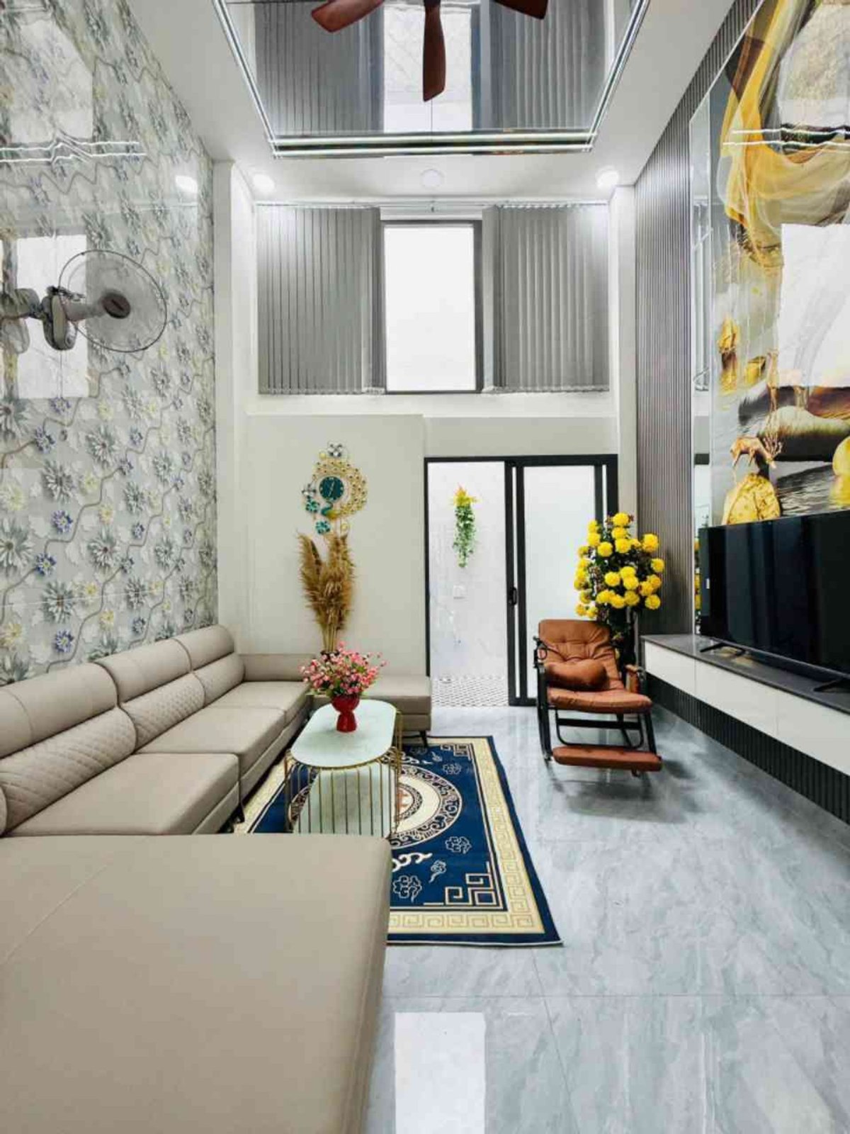 Nhà mặt tiền 6 tâng full nội thất tháng máy