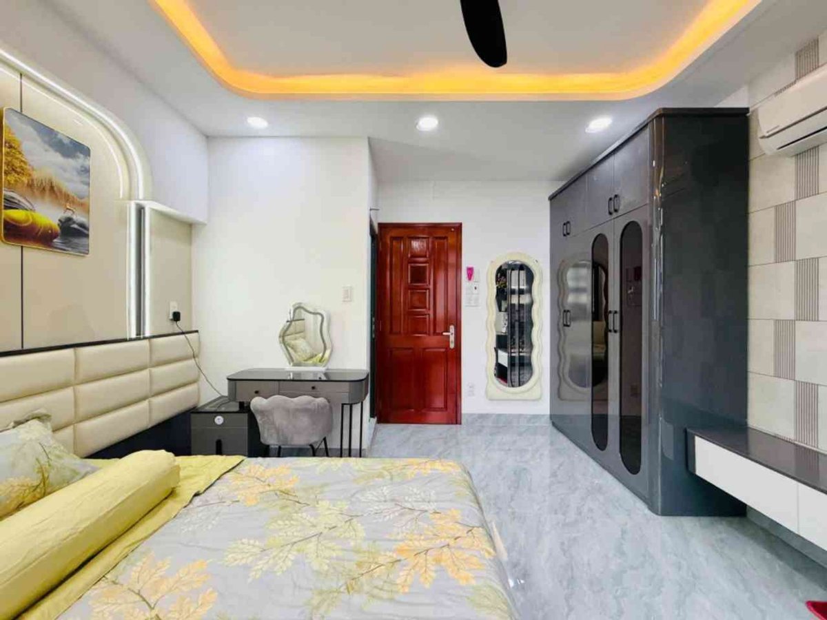 Nhà mặt tiền 6 tâng full nội thất tháng máy