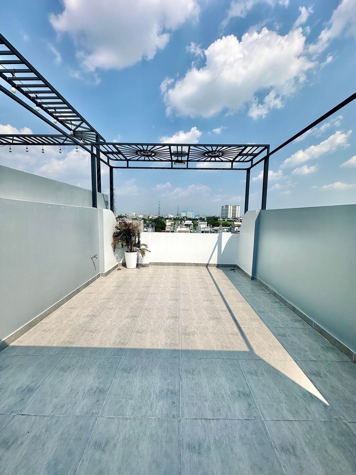 Nhà mặt tiền giá hót — Nguyên thị sca quốc lộ 1A