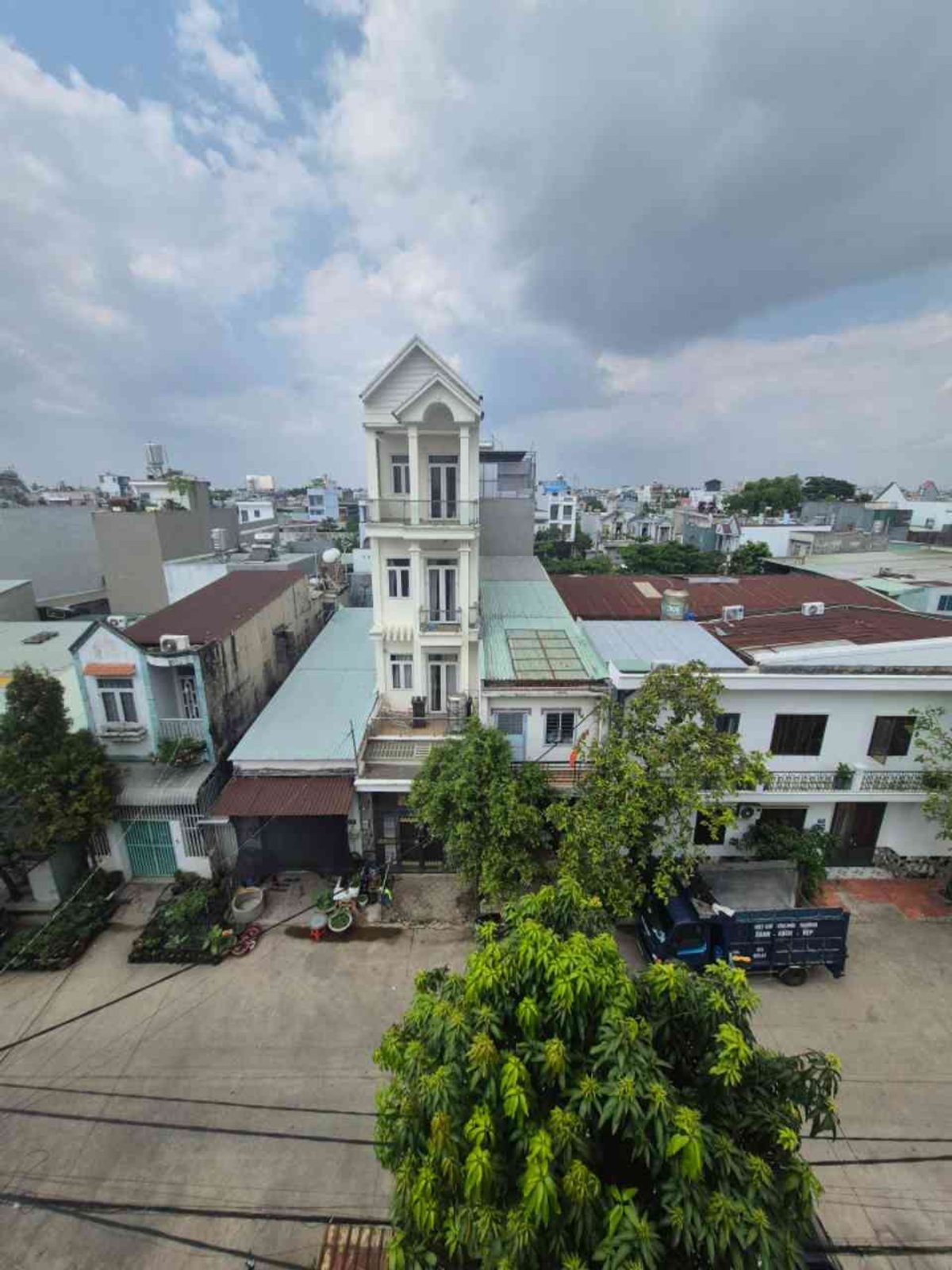 Nhà mặt tiền 3 tầng 24 phòng trọ full