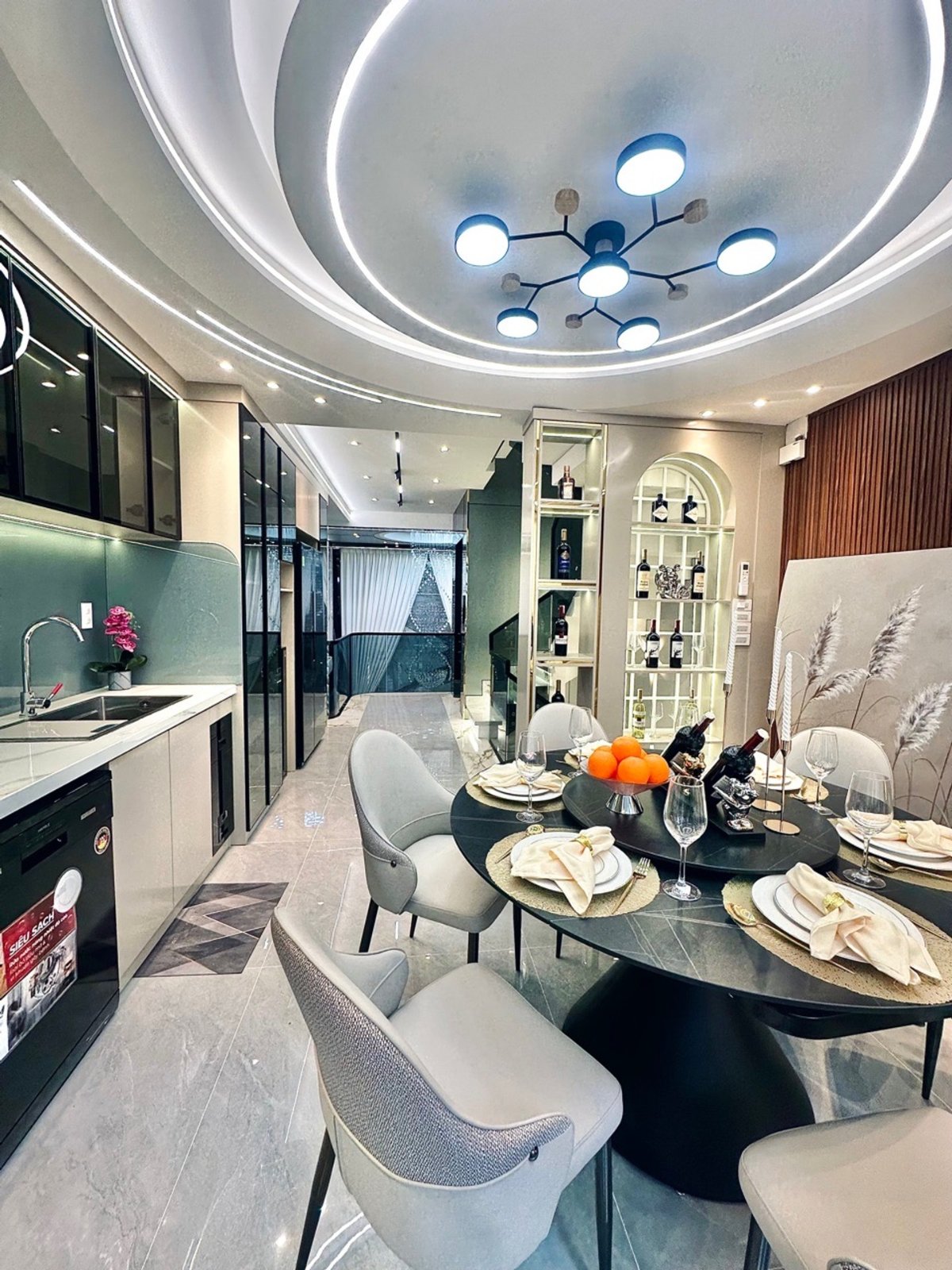 Newly built 6-story house, fully furnished