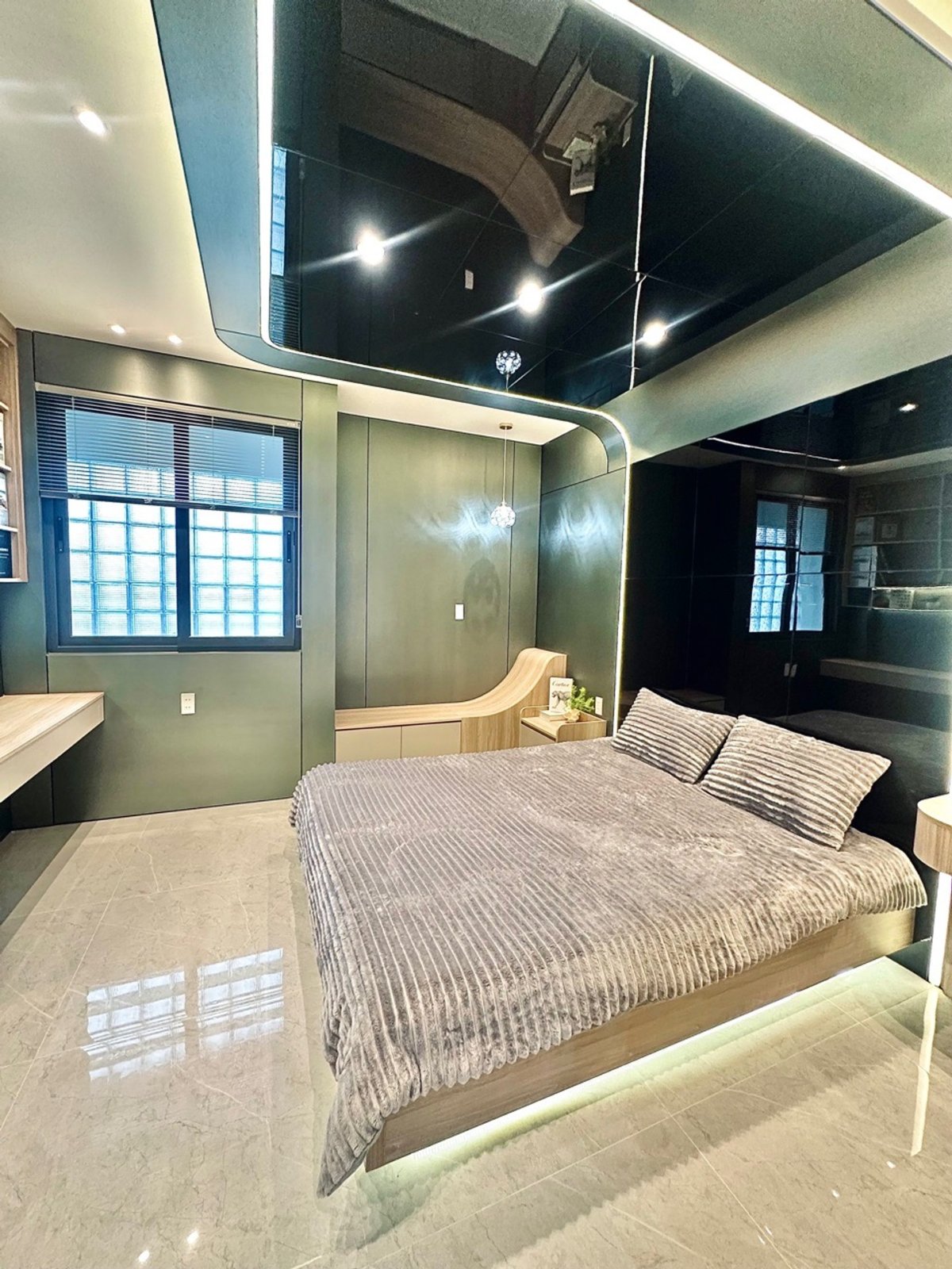 Newly built 6-story house, fully furnished