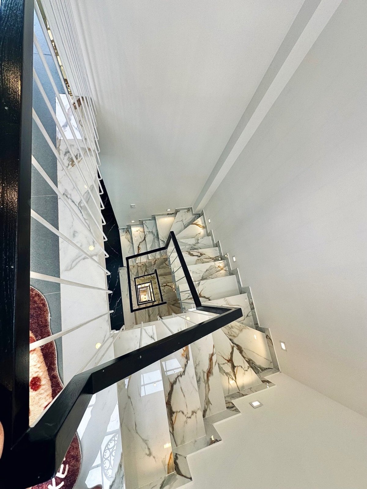 Newly built 6-story house, fully furnished