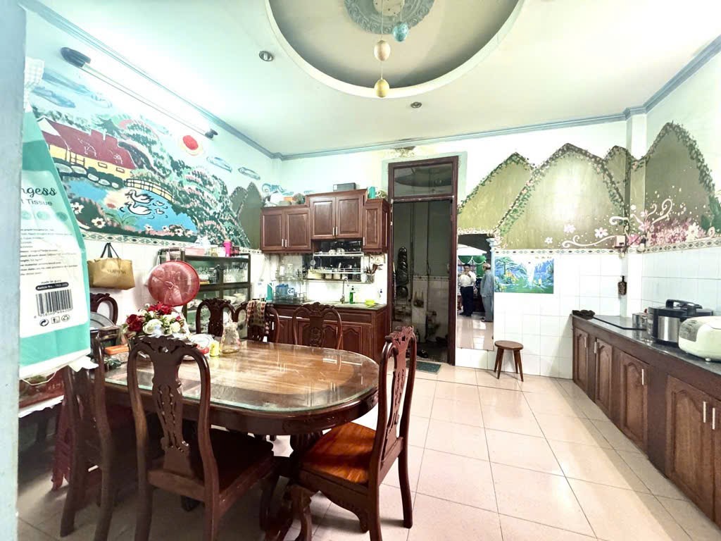 Nhà mặt tiền VIP