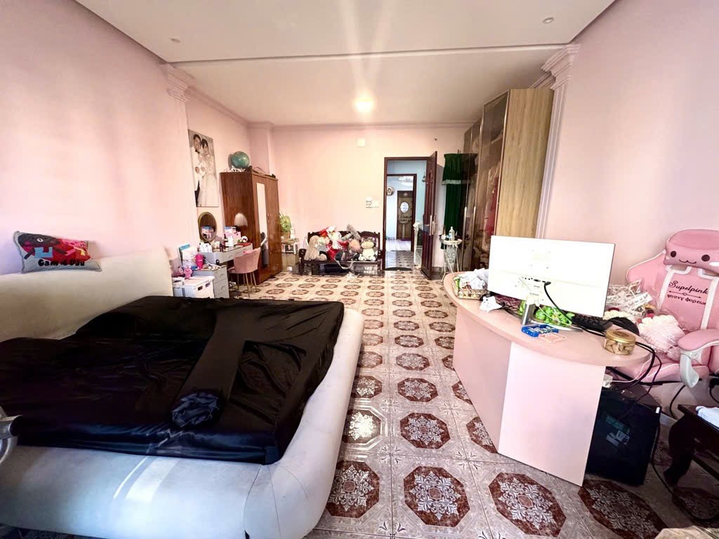 Nhà mặt tiền VIP