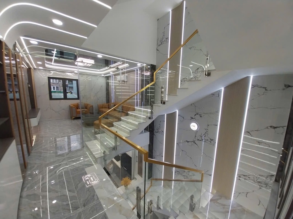 Nhà 5 tầng chủ đã giảm giá