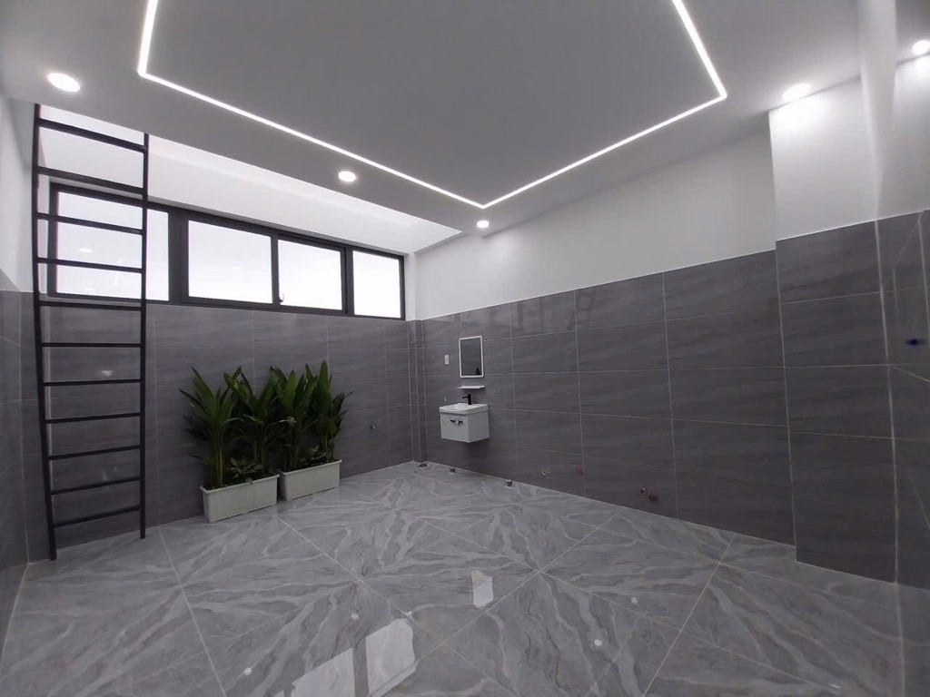 Nhà 5 tầng chủ đã giảm giá