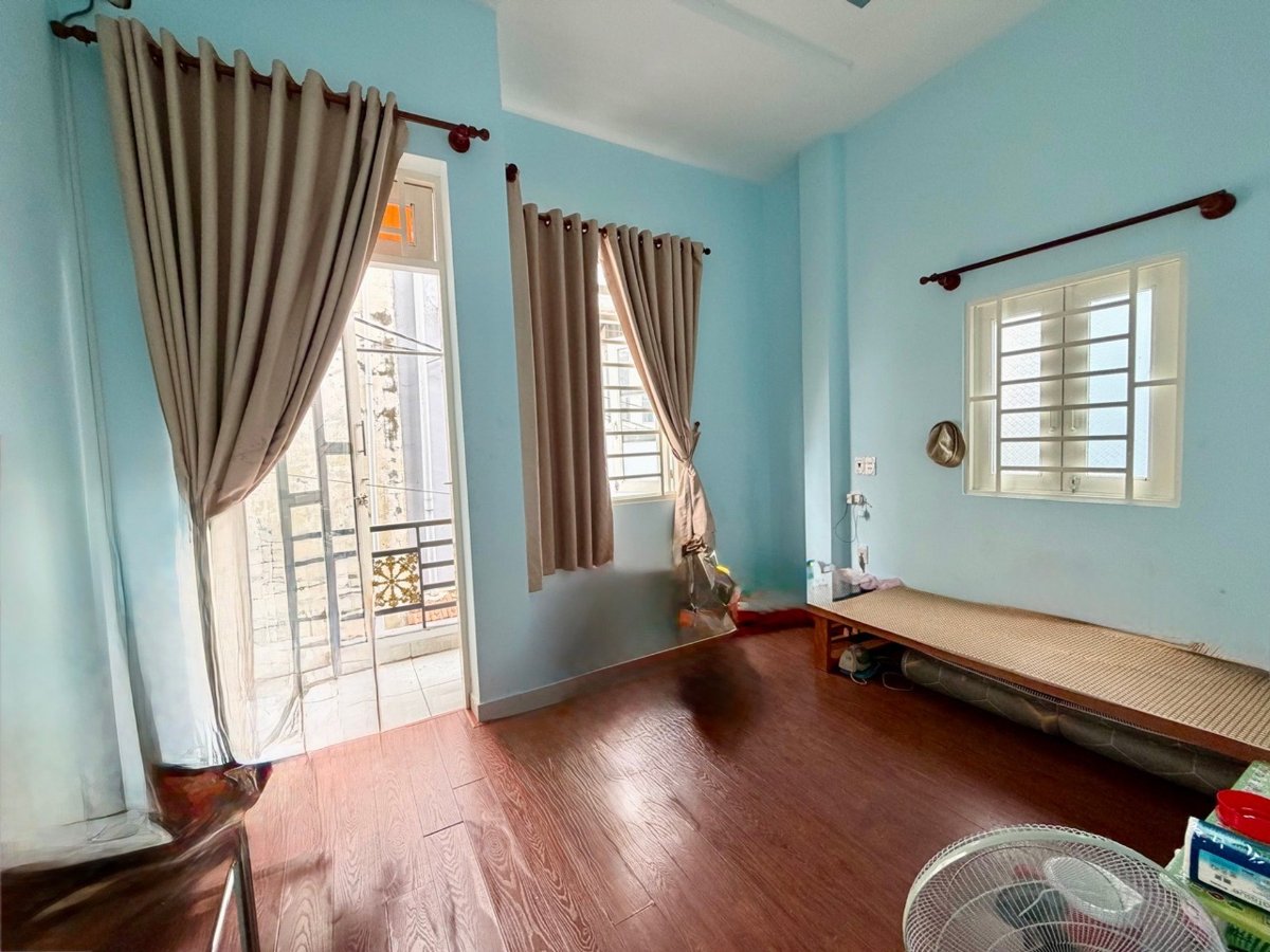 Nhà hẻm 3 tầng 