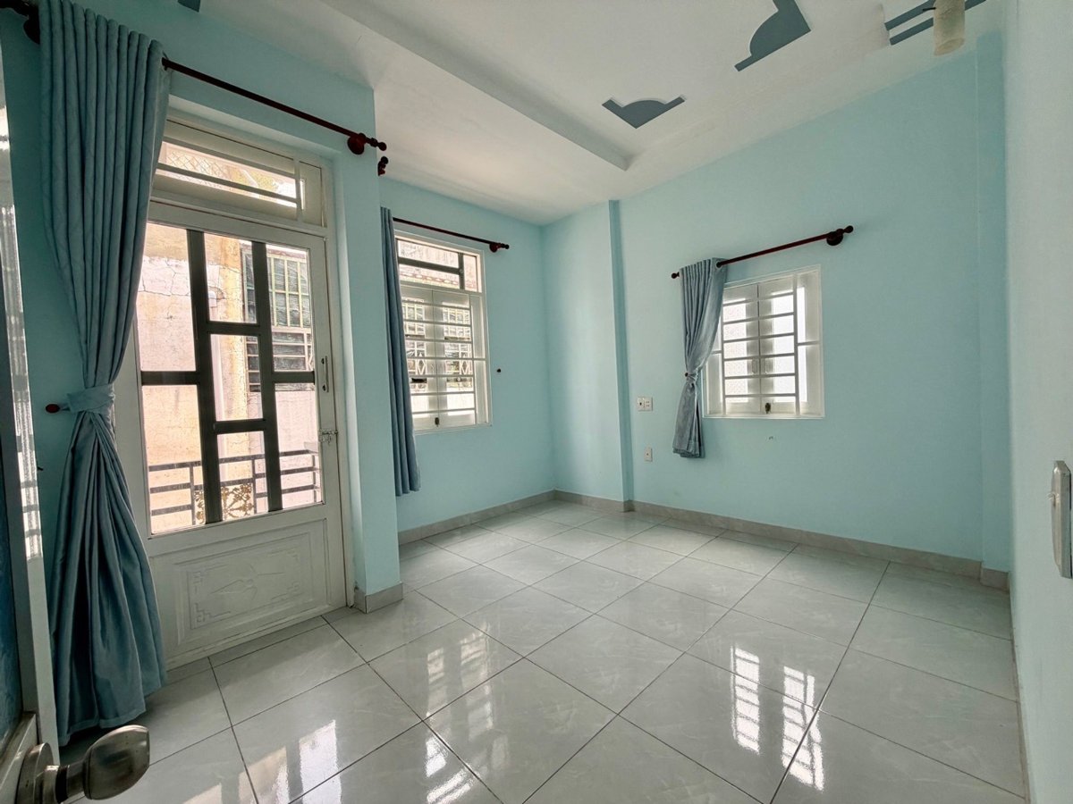 Nhà hẻm 3 tầng 