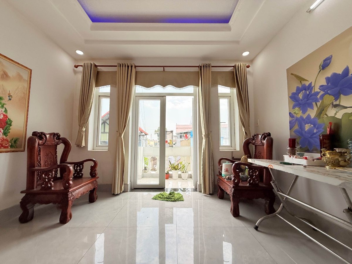 Nhà hẻm container cách đường lớn 30m