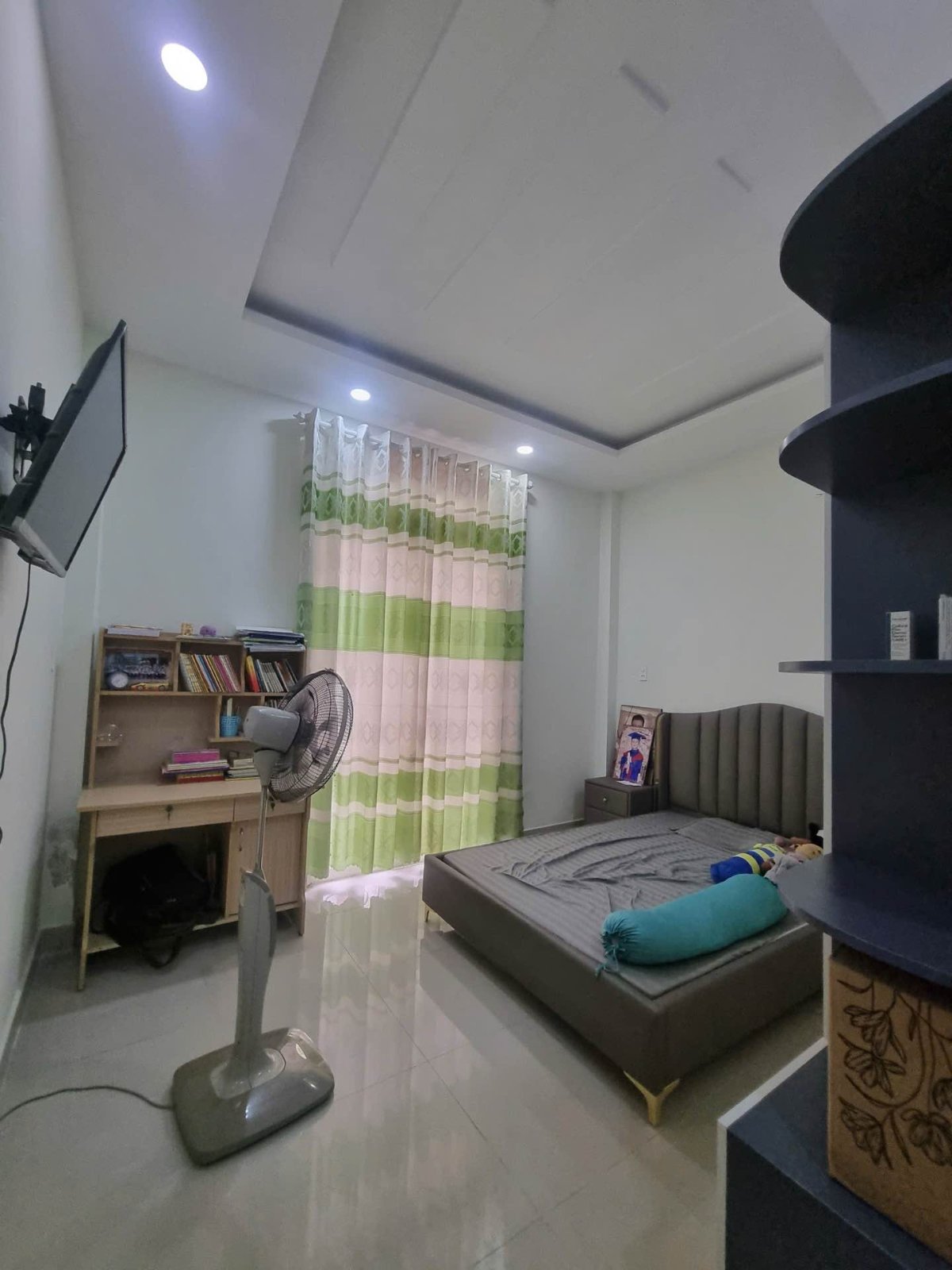 Nhà mặt tiền nội bộ 