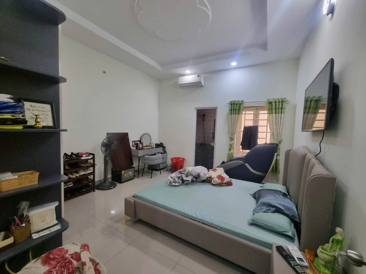 Nhà mặt tiền nội bộ 