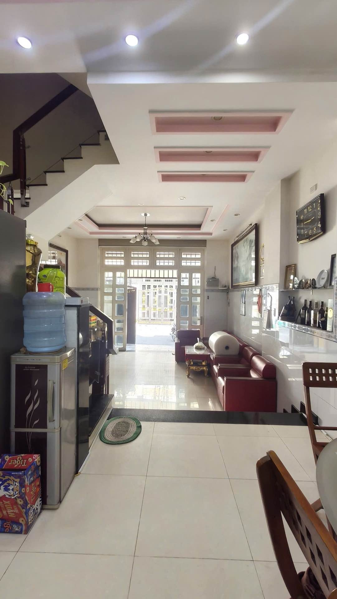 Nhà cách mặt tiền 20m