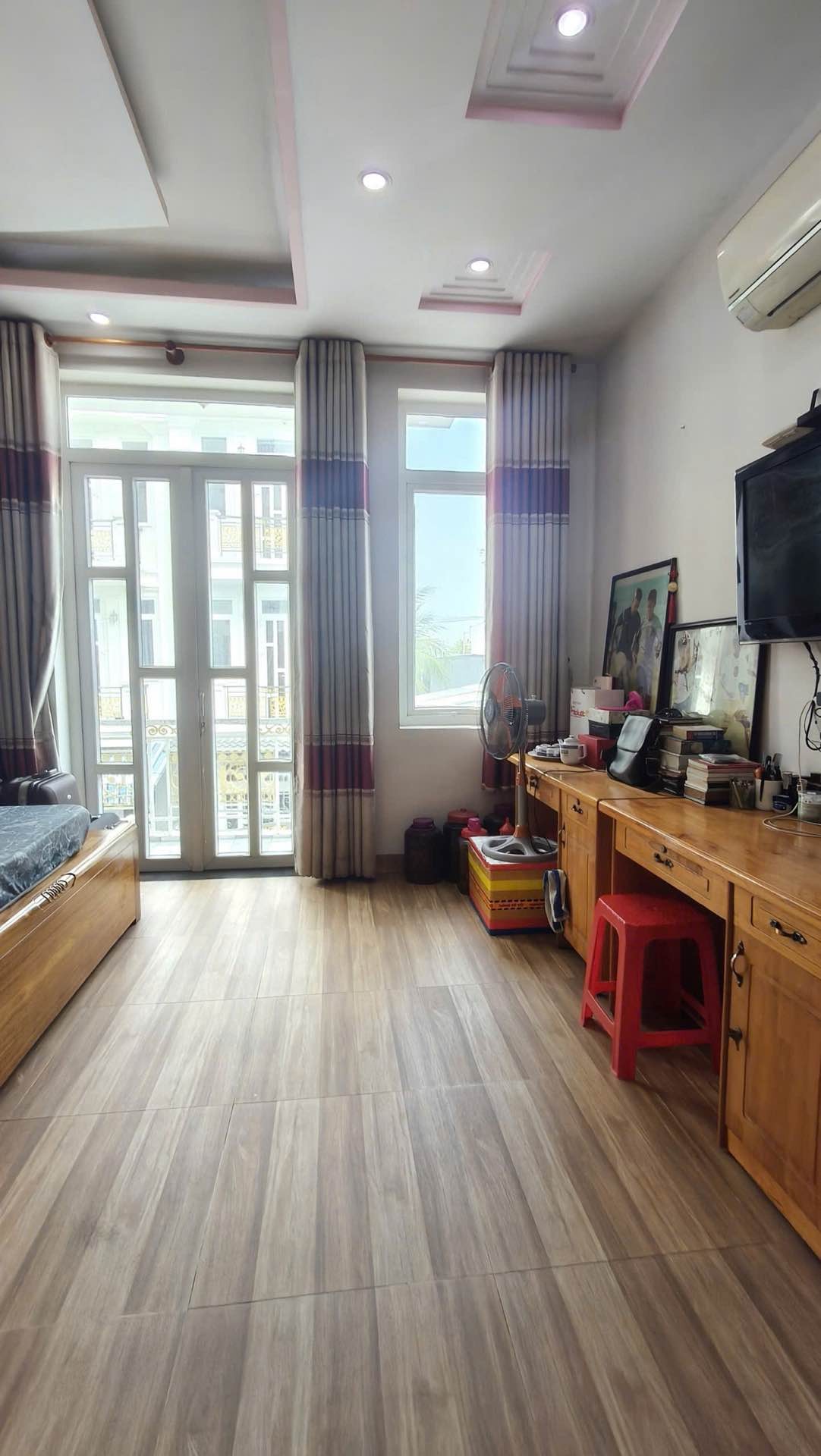 Nhà cách mặt tiền 20m