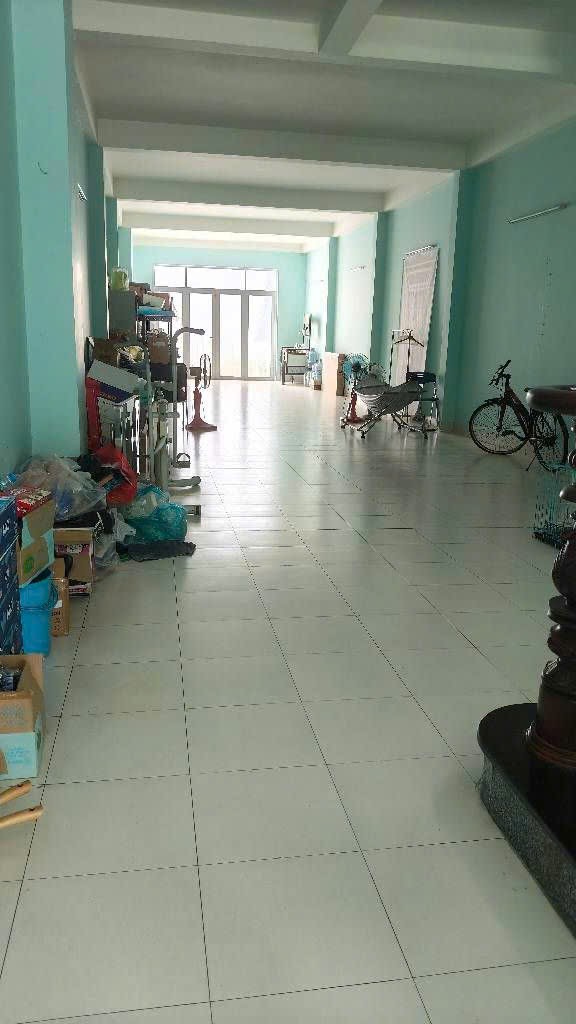 Nhà mặt tiền khu hóc môn