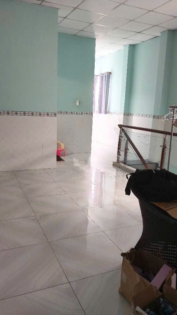 Nhà mặt tiền khu hóc môn
