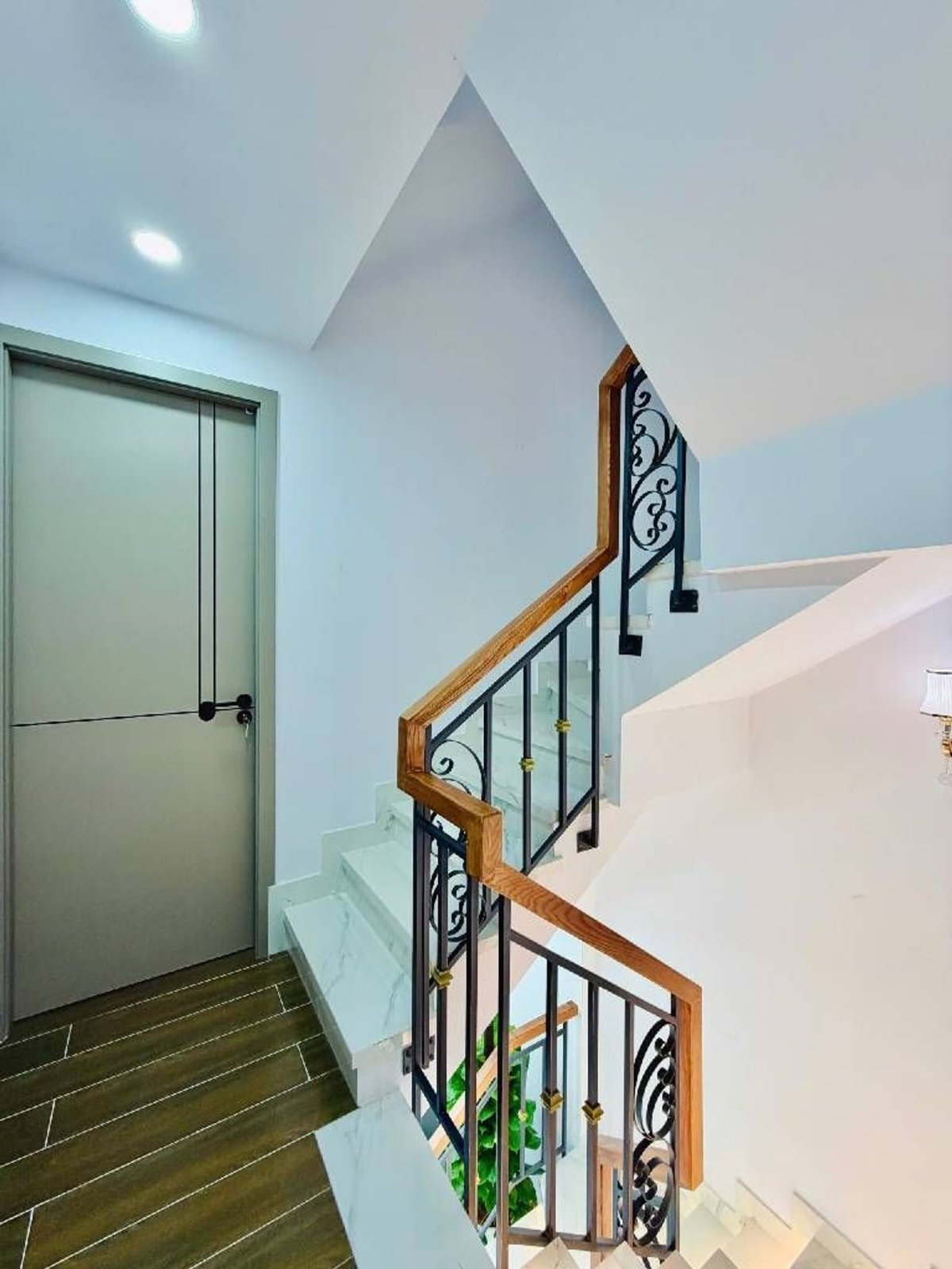 Nhà 5 tầng gò vấp