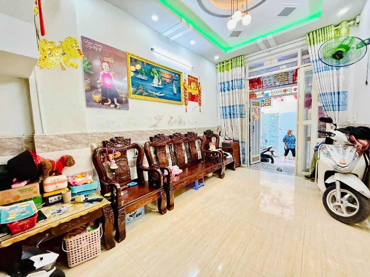 Nhà kiên cố hẻm oto