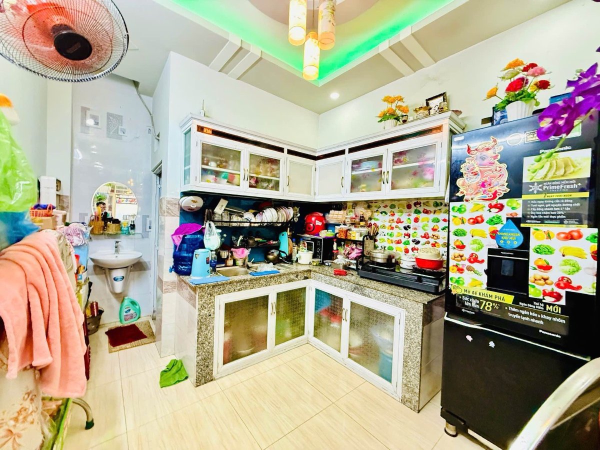 Nhà kiên cố hẻm oto
