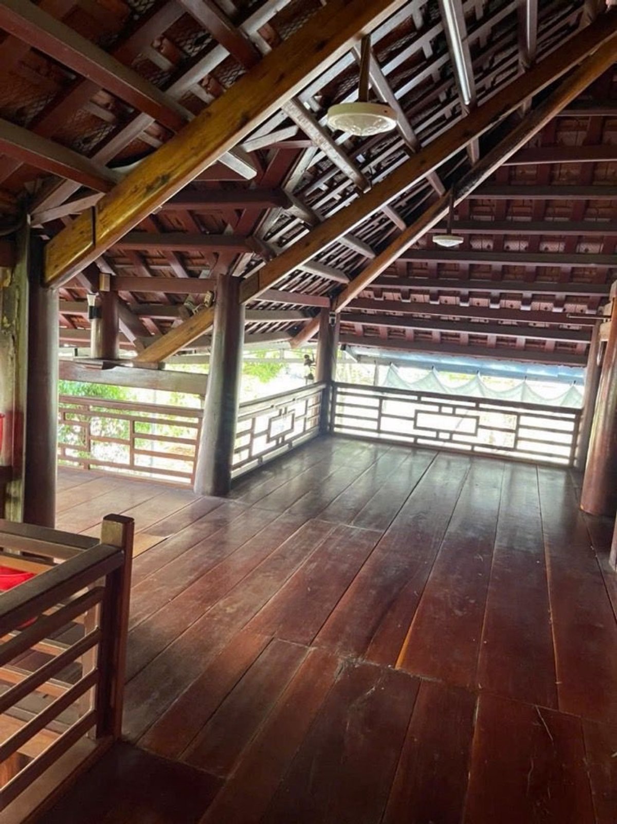 Buêtj thự vườn dt khủng