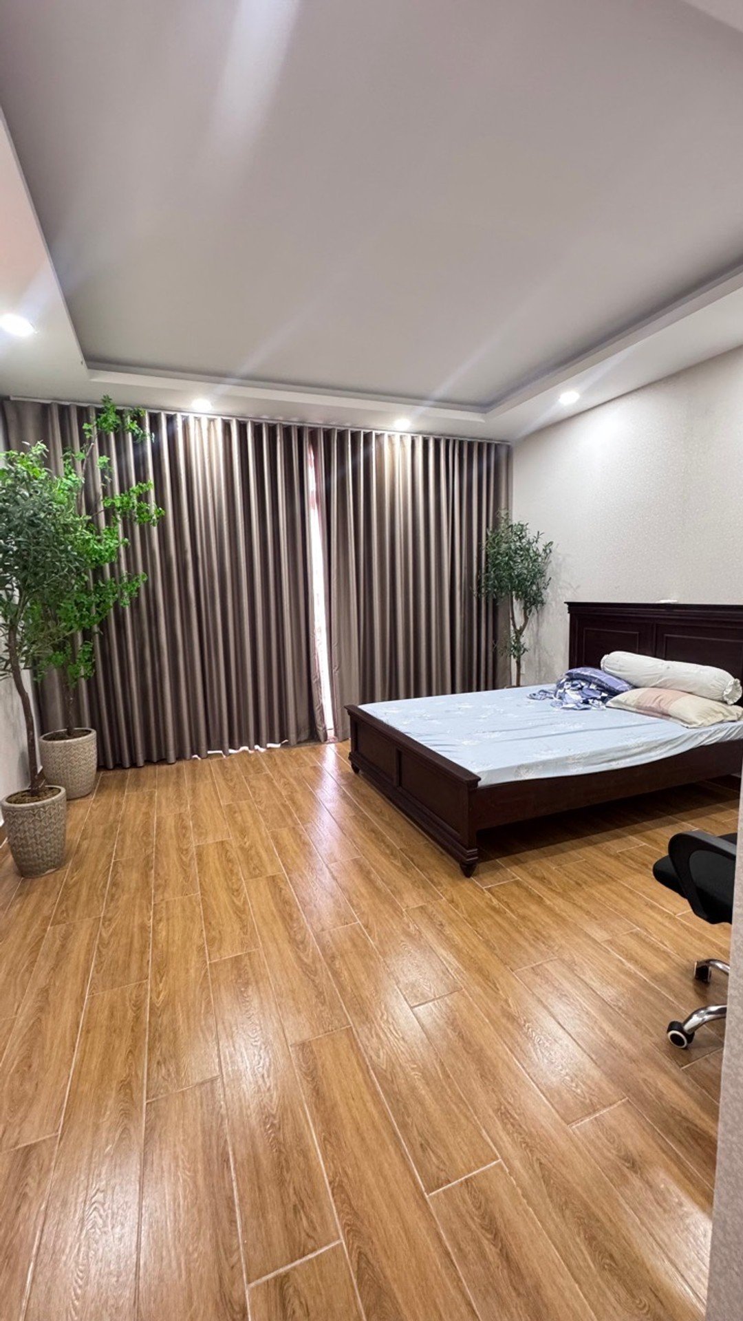 Nhà 4 tầng hẻm oto
