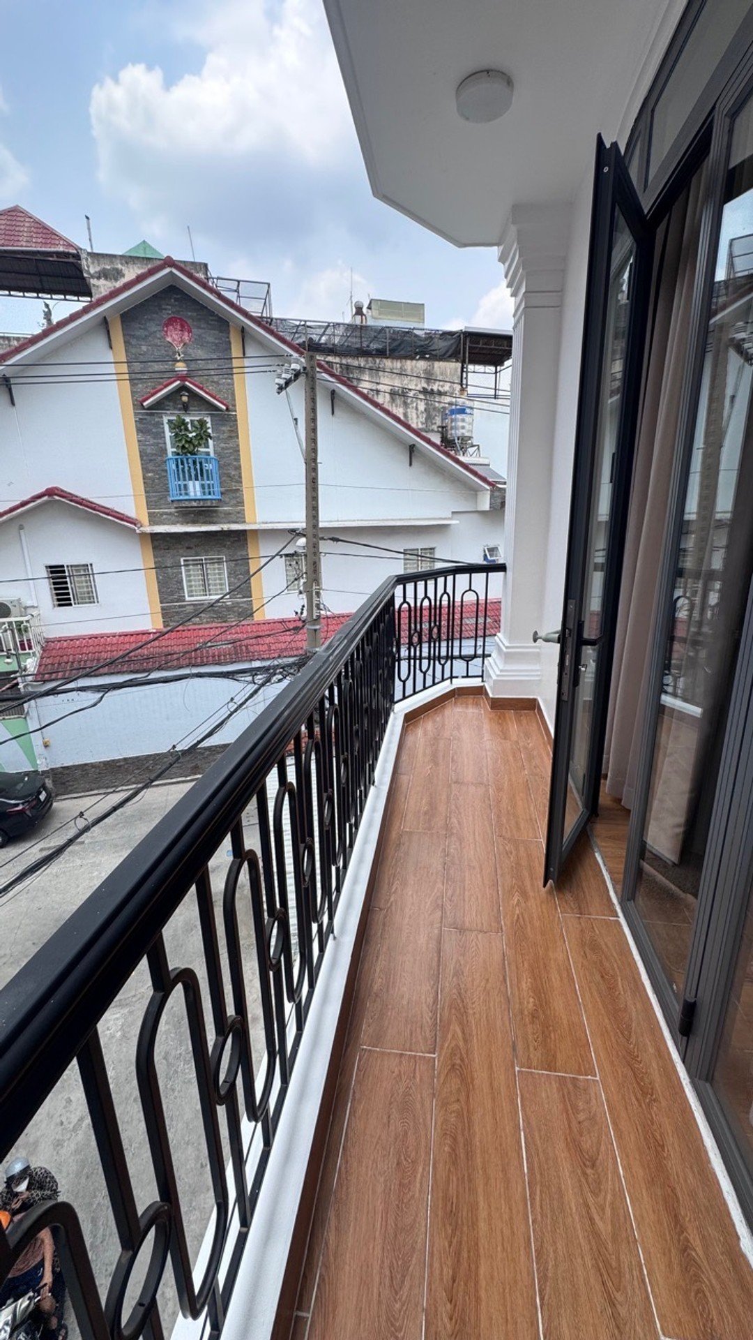 Nhà 4 tầng hẻm oto