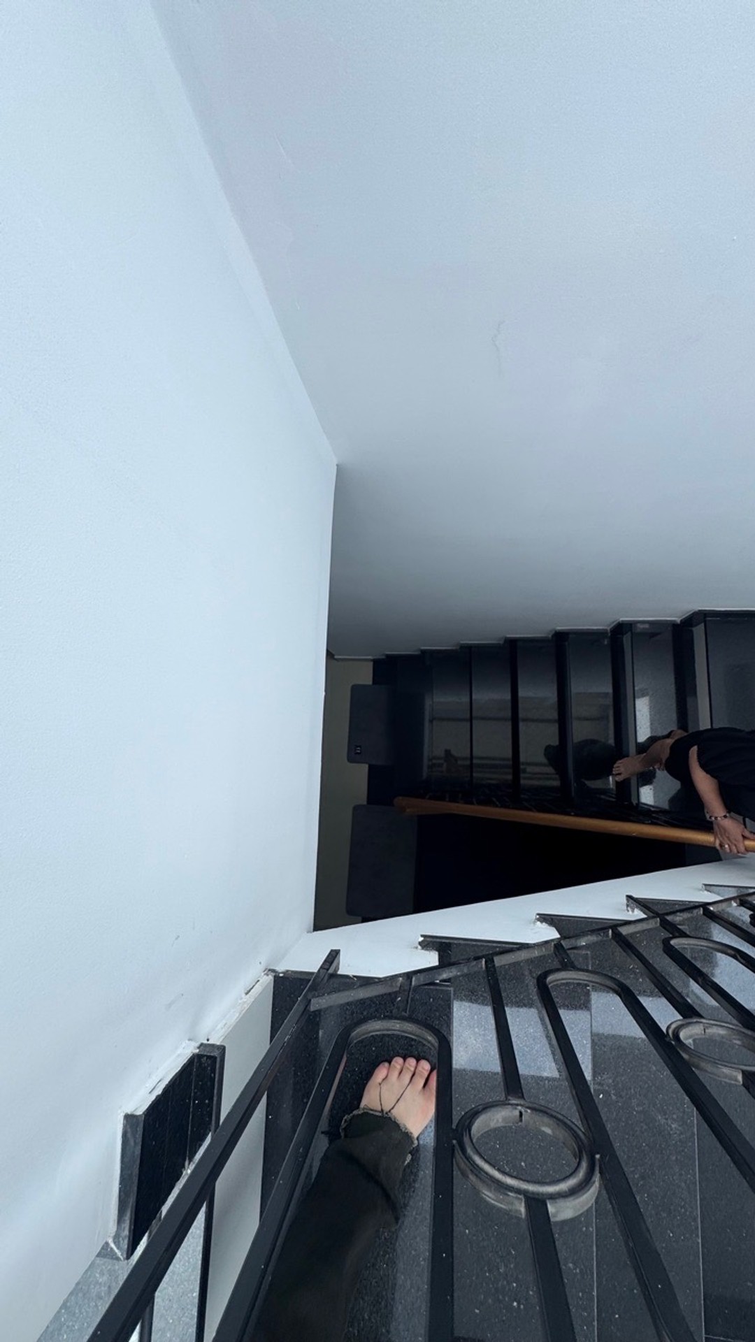 Nhà 4 tầng hẻm oto