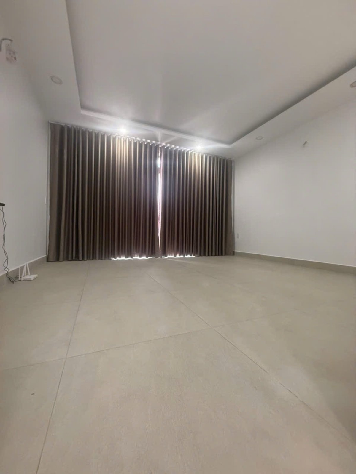Nhà 4 tầng hẻm oto