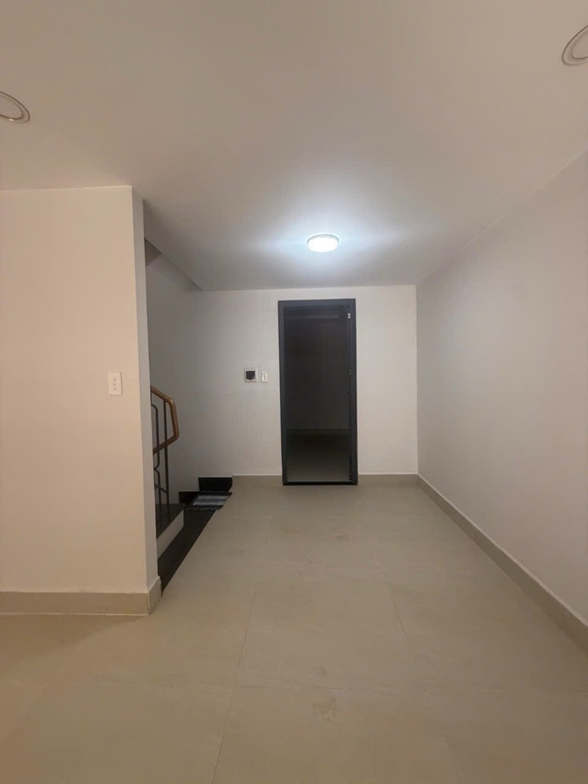 Nhà 4 tầng hẻm oto